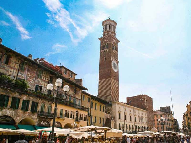 Piazza Erbe, Verona